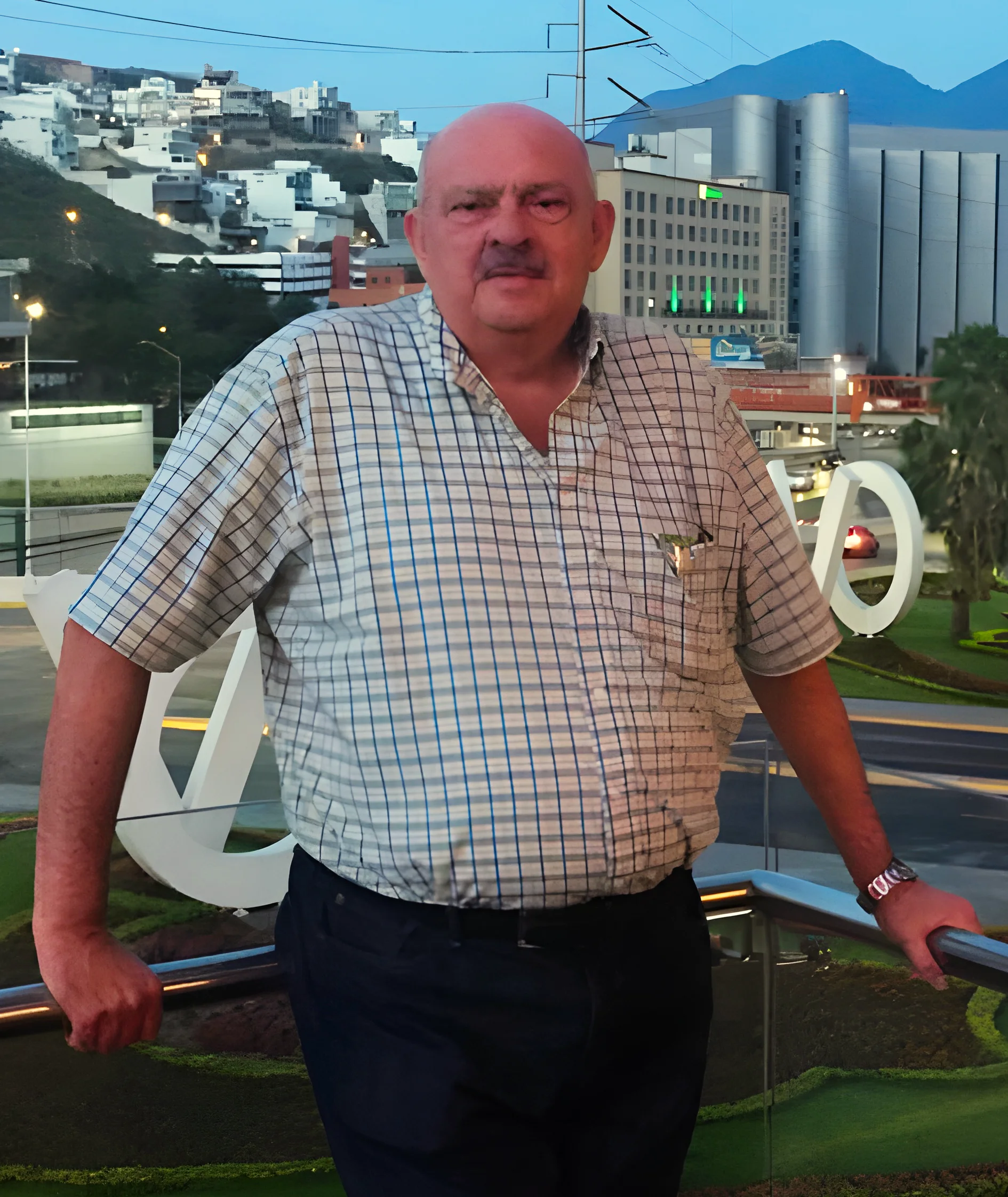 ¡Héctor Luis Galindo Delfín …paz y luz!