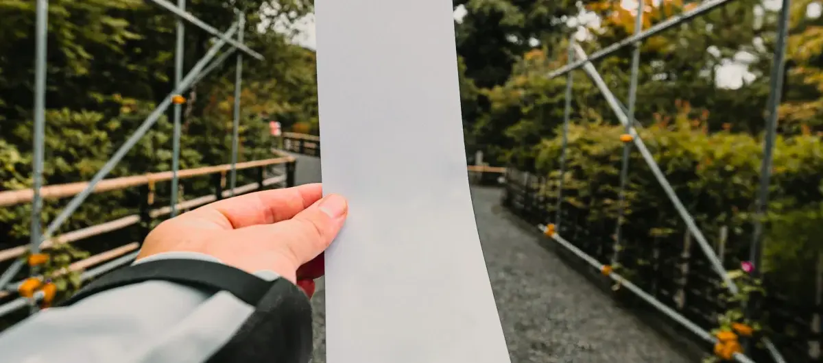 ”El peso de una hoja de papel”