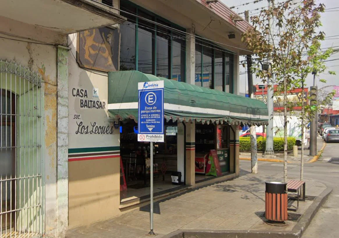 “Los Leones”… Esquina Avenida 1 y Calle 10